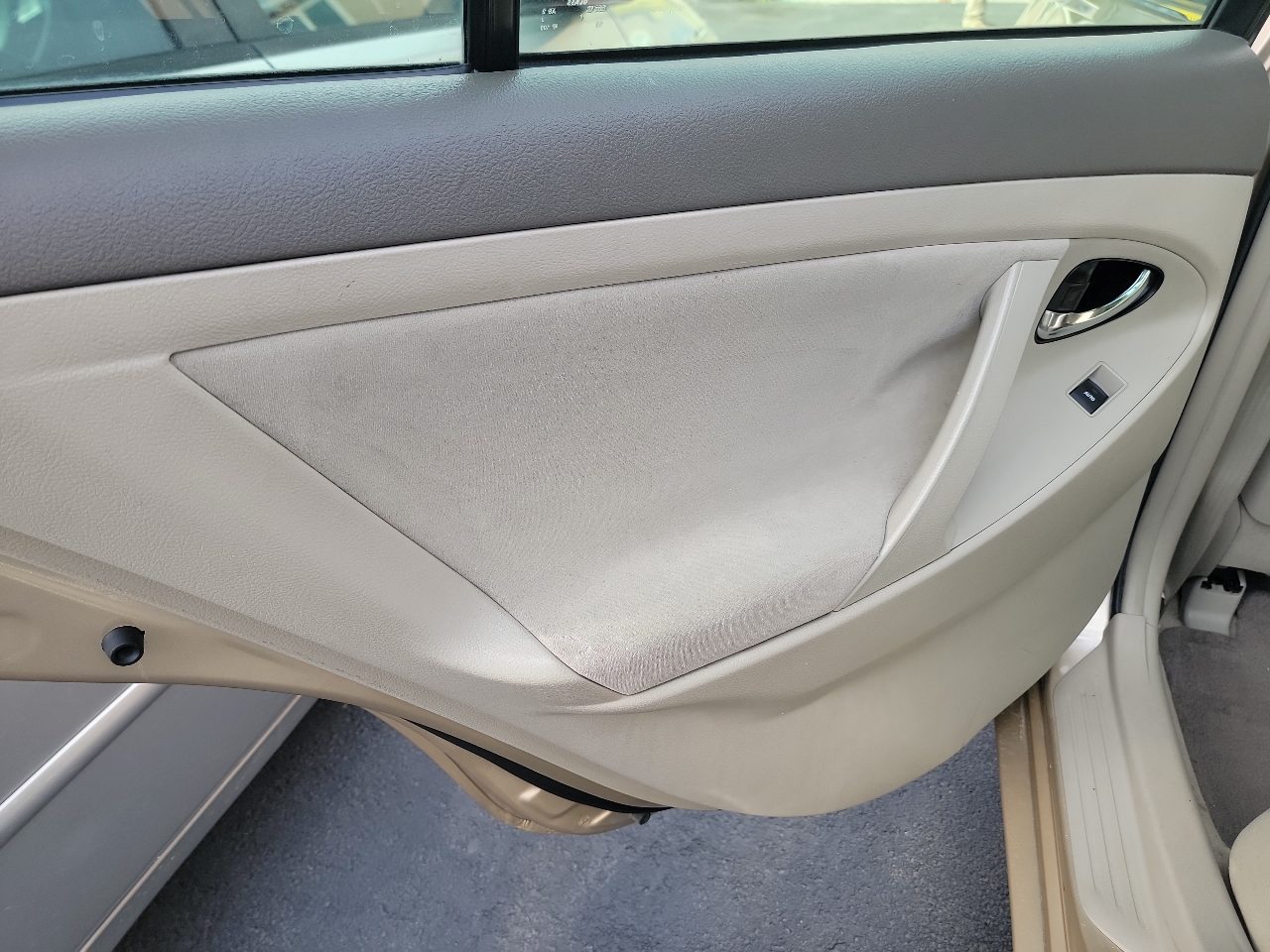 Toyota Camry 4dr Sdn I4 Man LE (Natl) 2011 Toyota Camry 4dr Sdn I4 Man LE (Natl) 2011