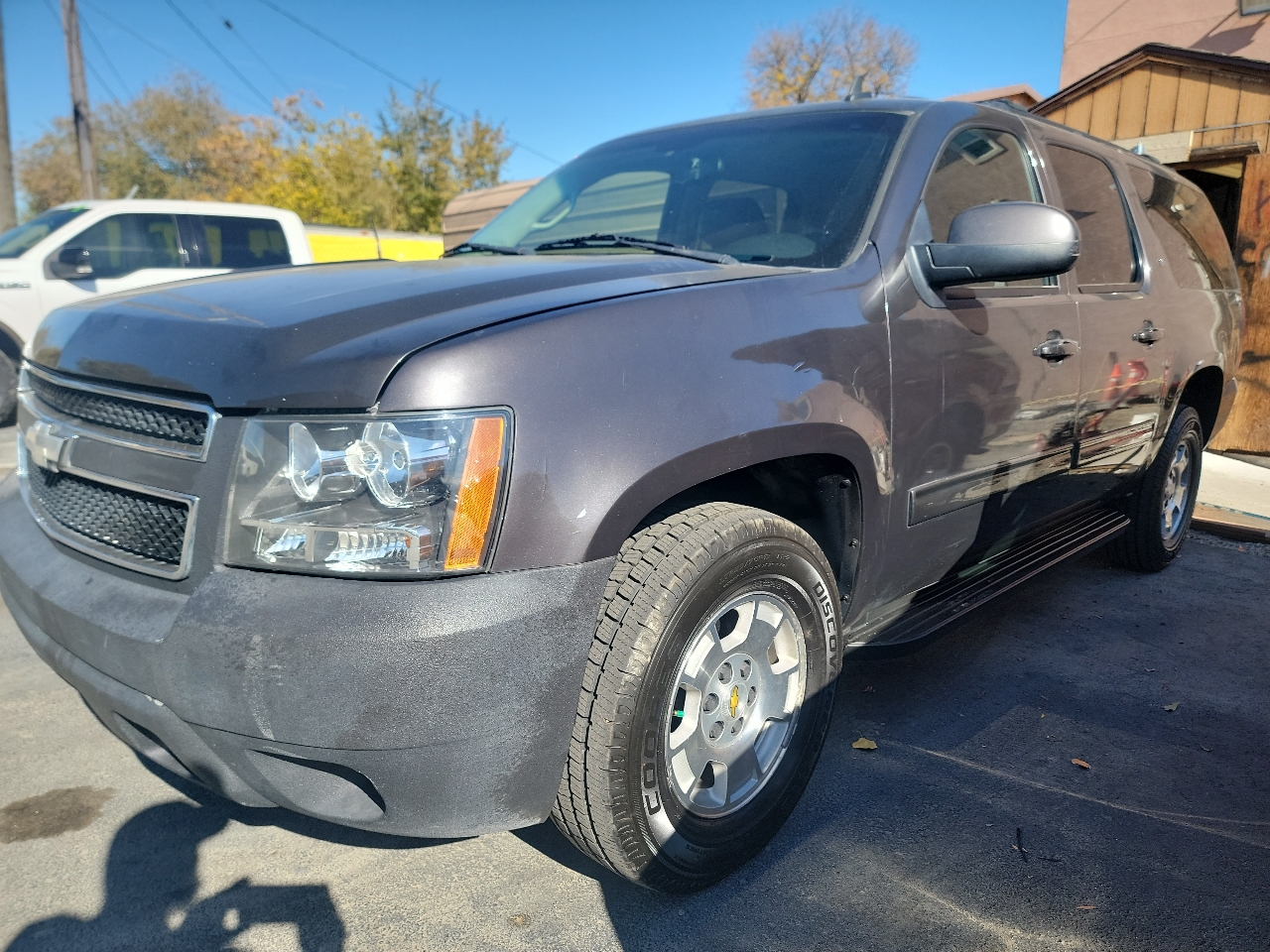 2010 Chevrolet Suburban 4WD 4dr 1500 LT
