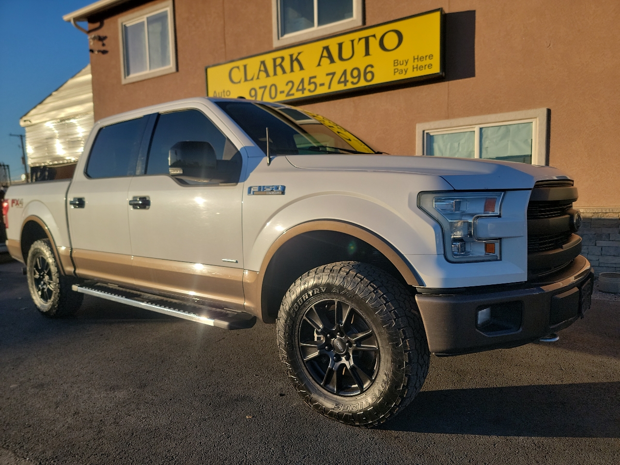 2015 Ford F-150 4WD SuperCrew 145" Lariat