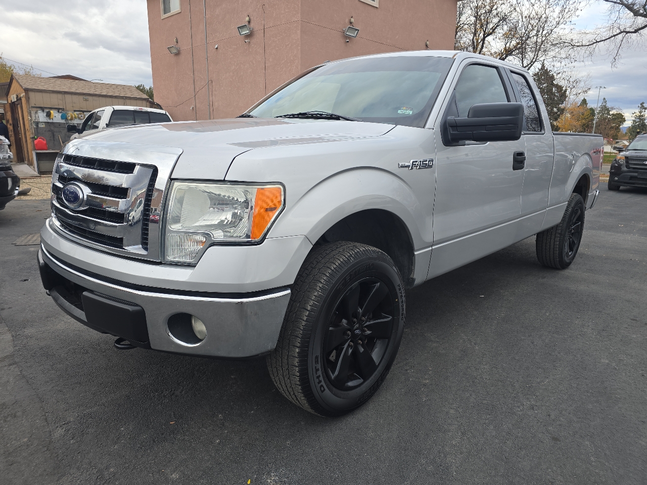 2012 Ford F-150 4WD SuperCab 145" Lariat