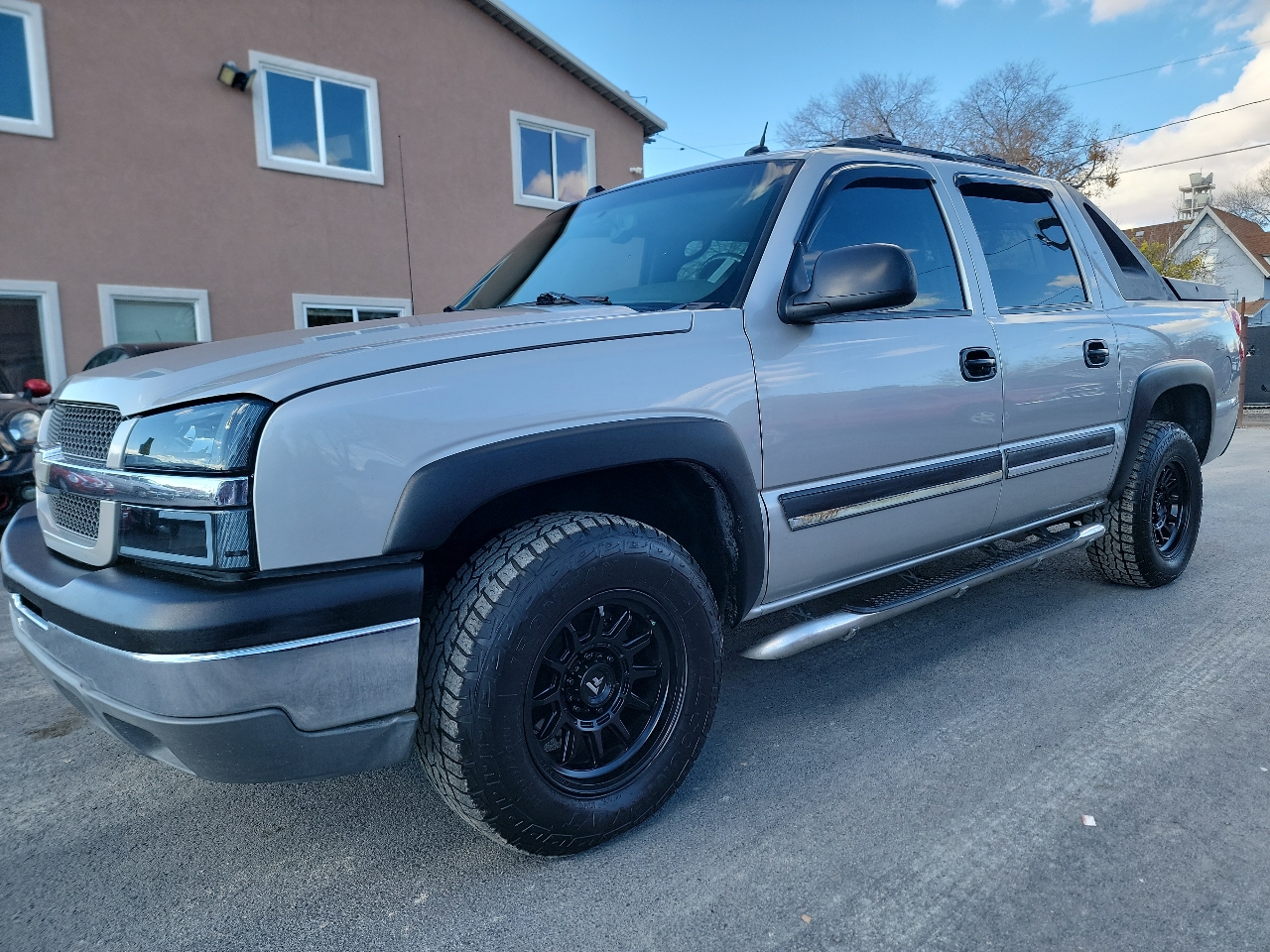 2004 Chevrolet Avalanche 1500 5dr Crew Cab 130" WB 4WD Z71
