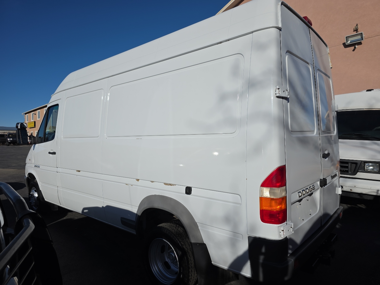 Dodge Sprinter 3500 SHC 140" WB 2005