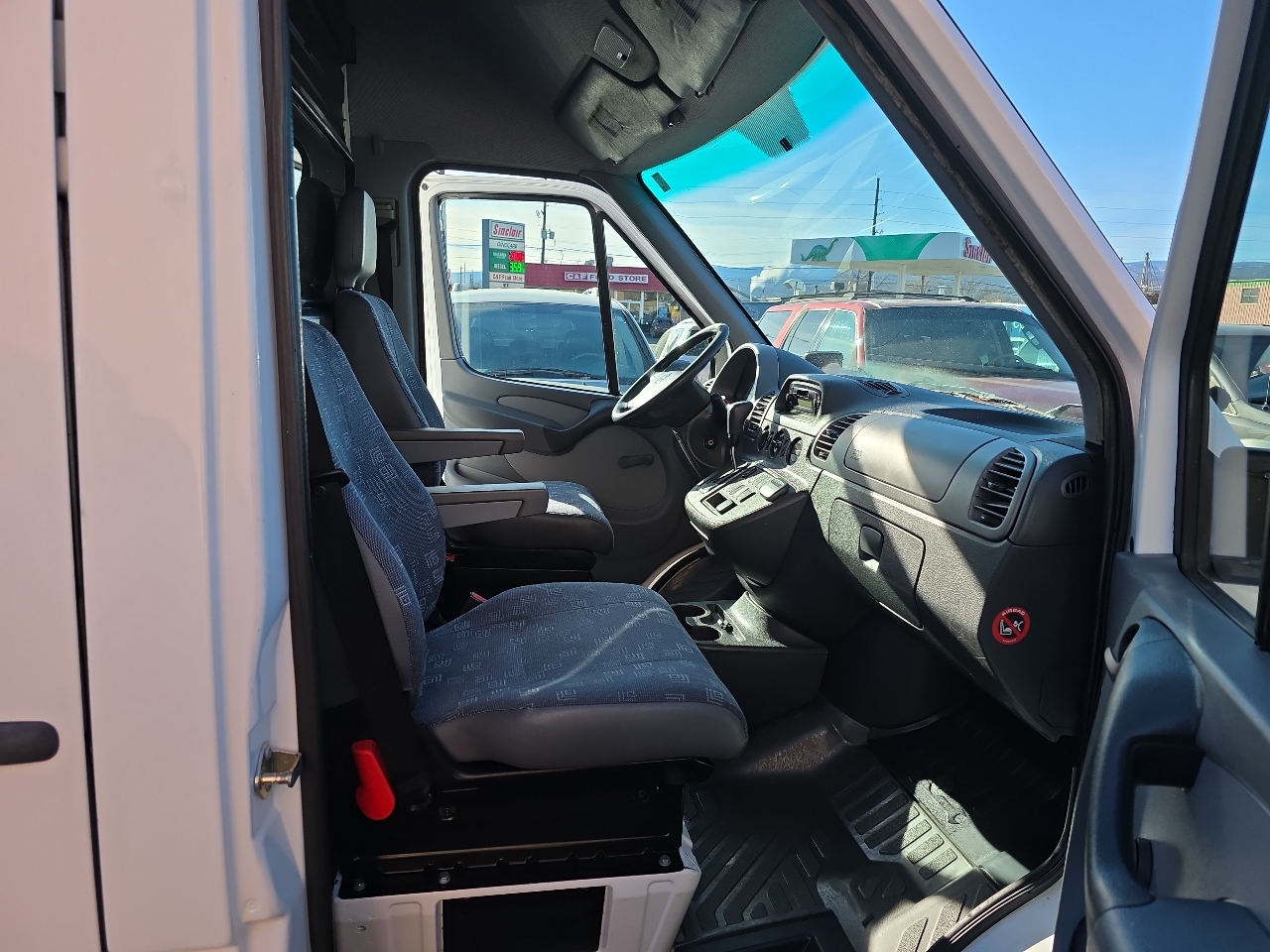 Dodge Sprinter 3500 SHC 140" WB 2005