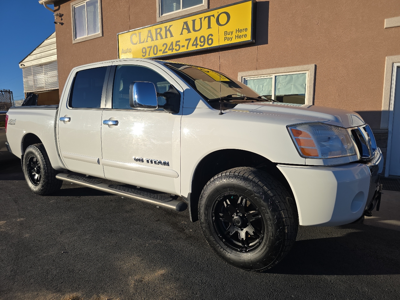 Nissan Titan LE Crew Cab 4WD 2005