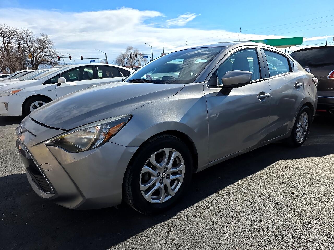 Scion iA 4dr Sdn Man (Natl) 2016