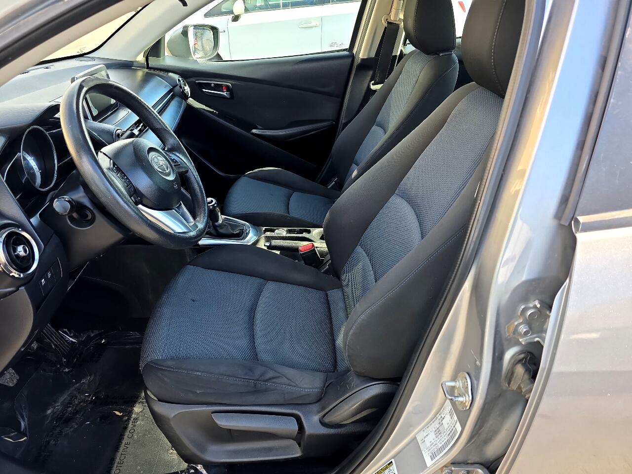 Scion iA 4dr Sdn Man (Natl) 2016