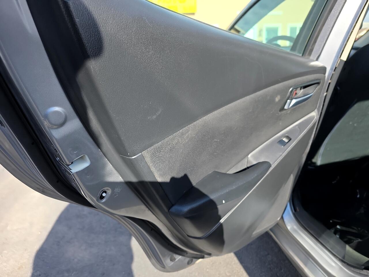 Scion iA 4dr Sdn Man (Natl) 2016