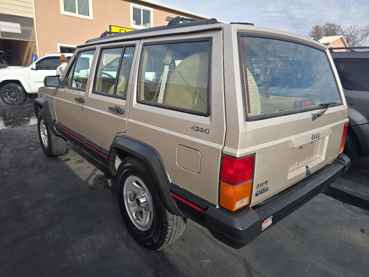 Jeep Cherokee 4dr Sport 4WD 1995