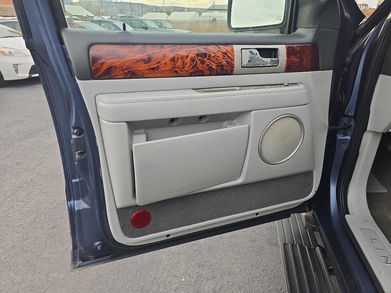 Lincoln Navigator 4dr 4WD Ultimate 2004