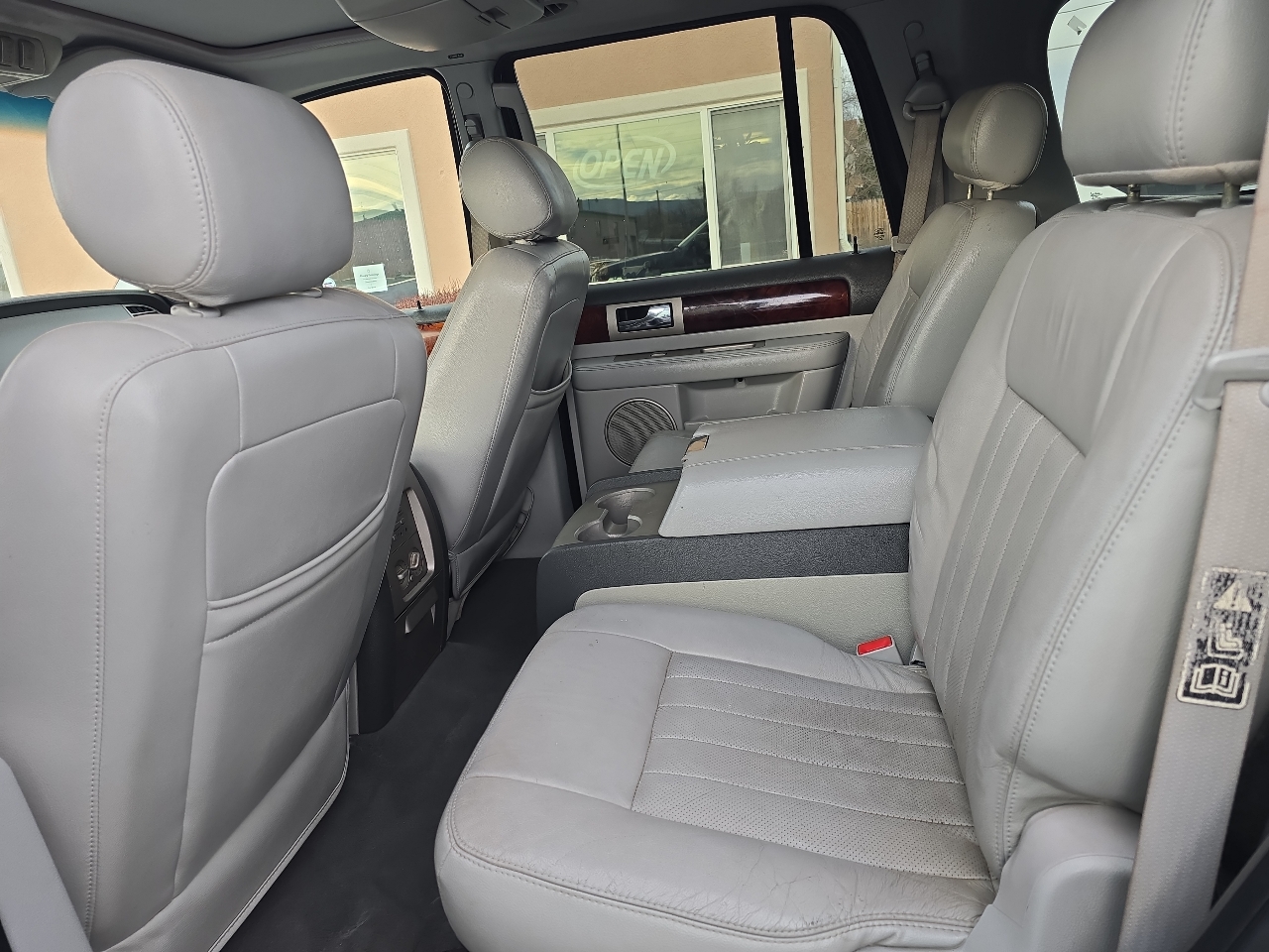 Lincoln Navigator 4dr 4WD Ultimate 2004