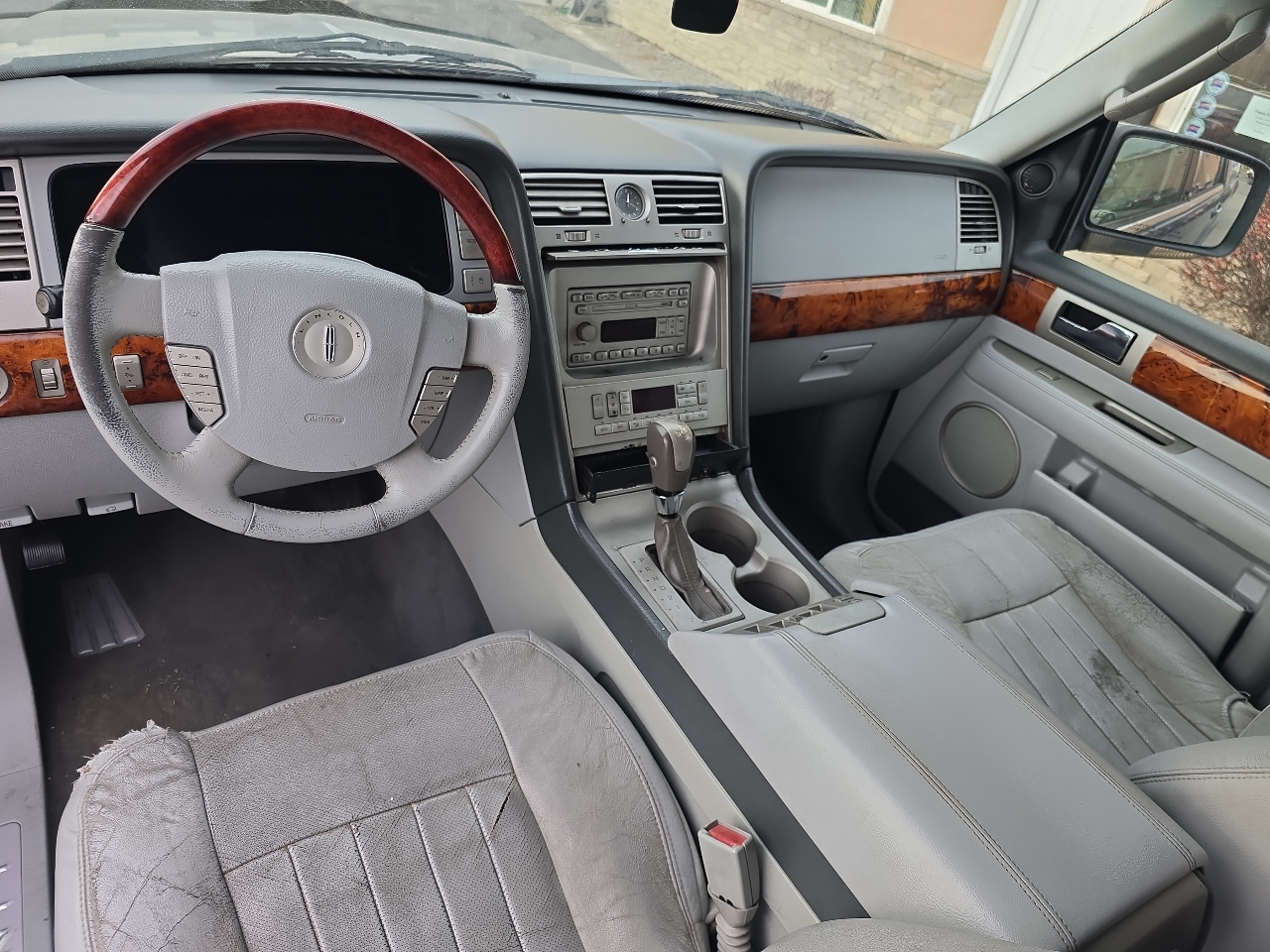 Lincoln Navigator 4dr 4WD Ultimate 2004