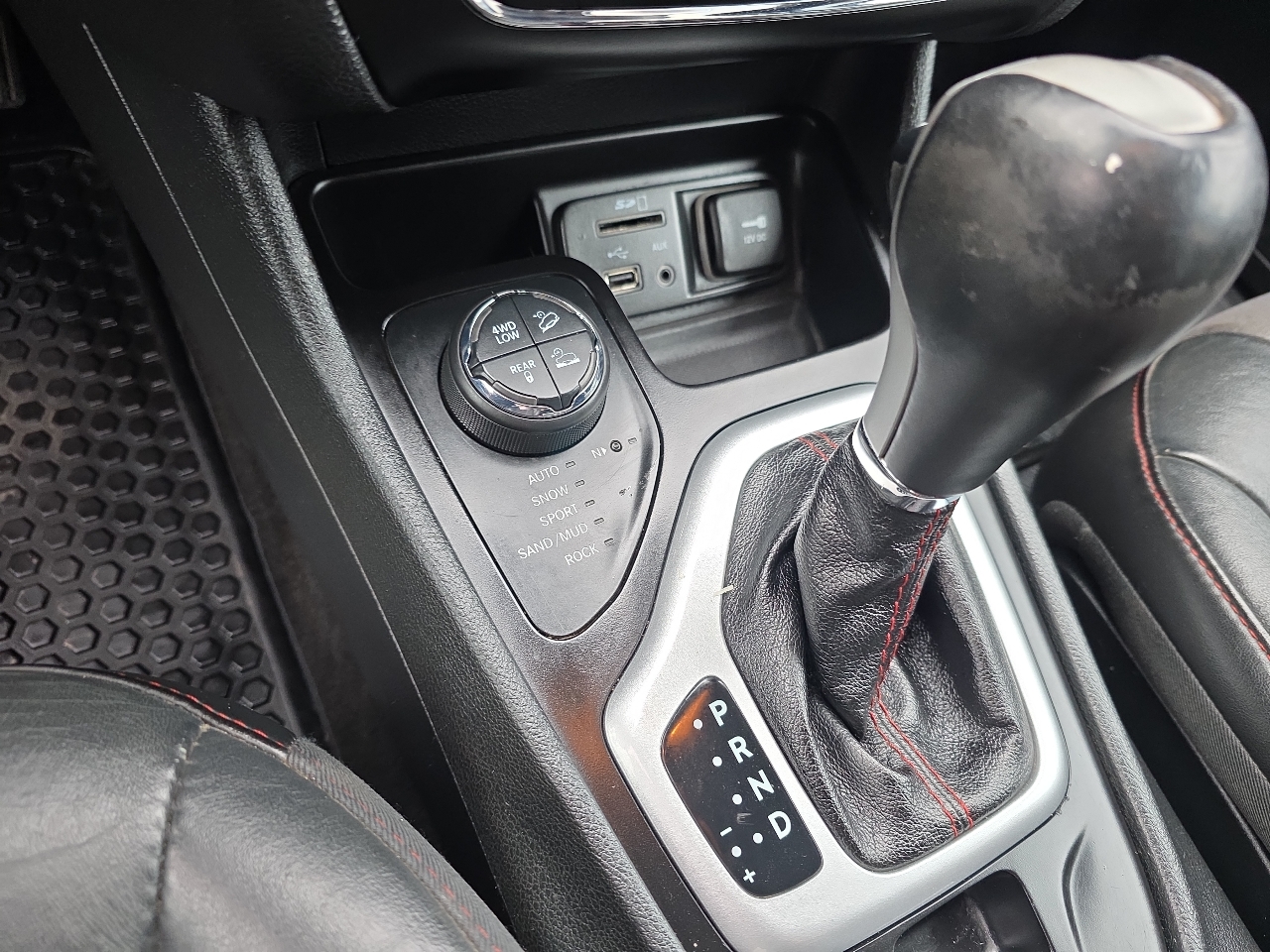 Jeep Cherokee 4WD 4dr Trailhawk 2015