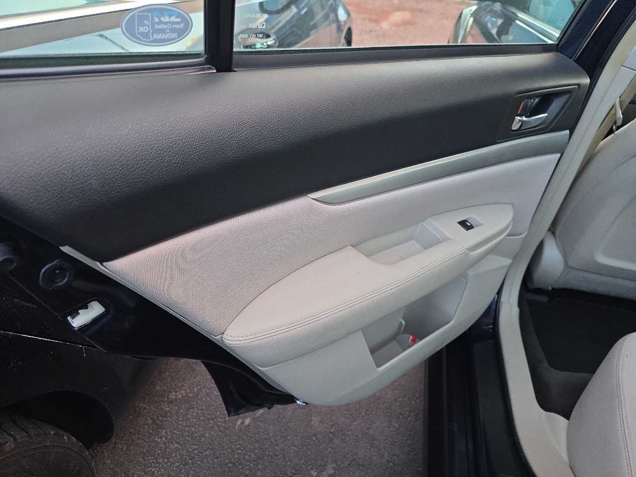 Subaru Legacy 4dr Sdn H4 Auto 2.5i 2014