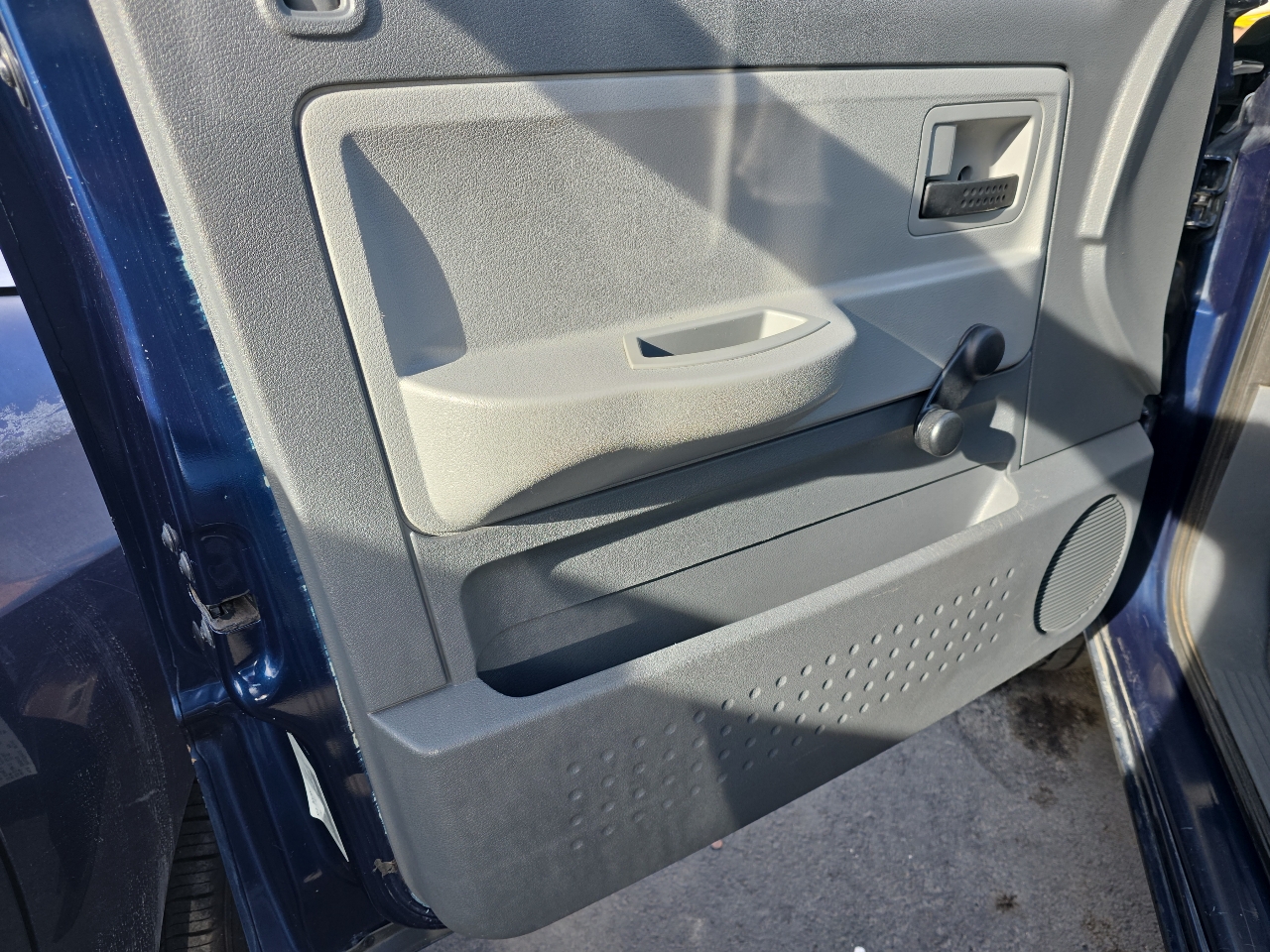 Dodge Dakota 4dr Quad Cab 131" WB 4WD ST 2005