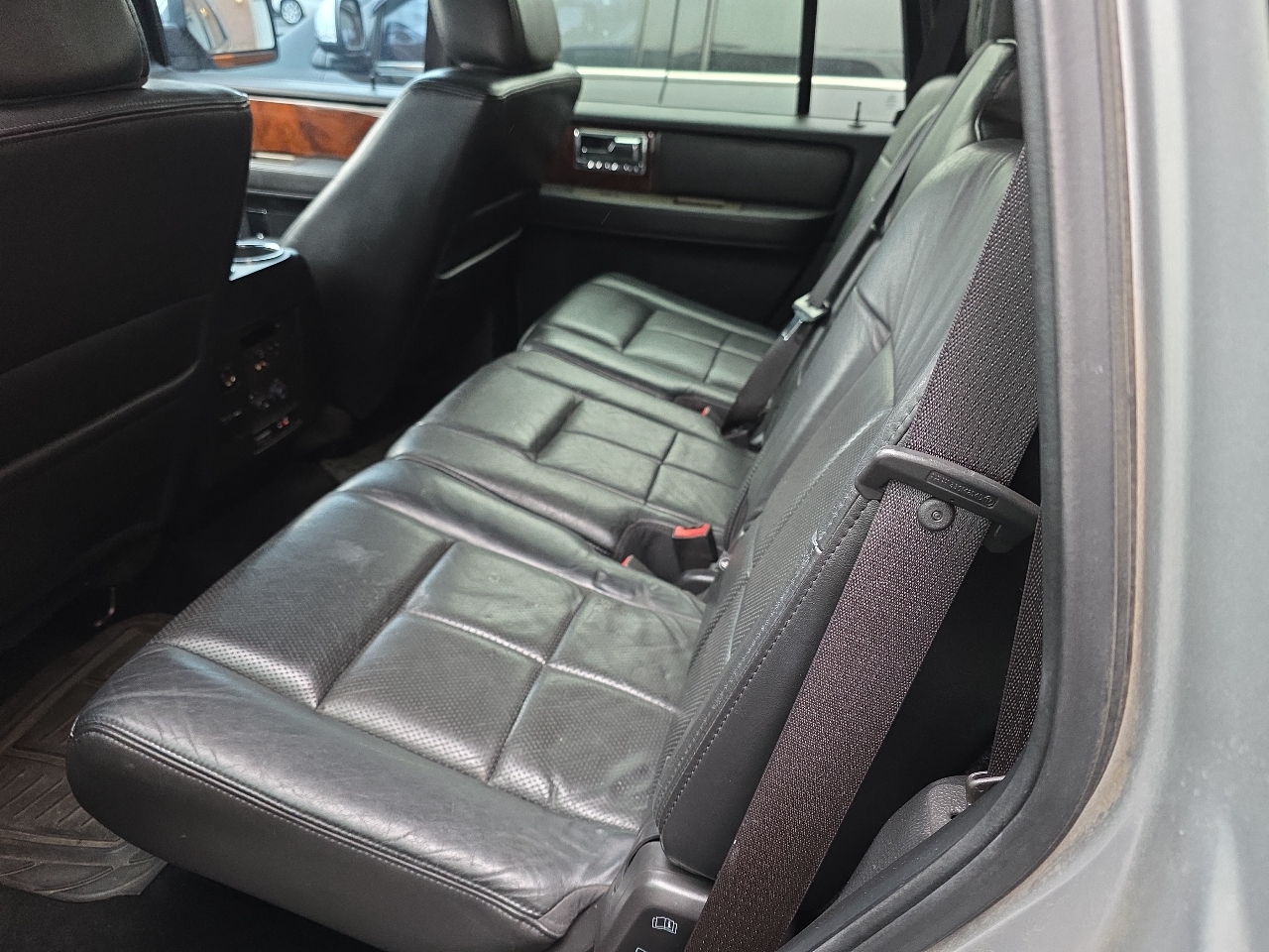 Lincoln Navigator 4WD 4dr 2011