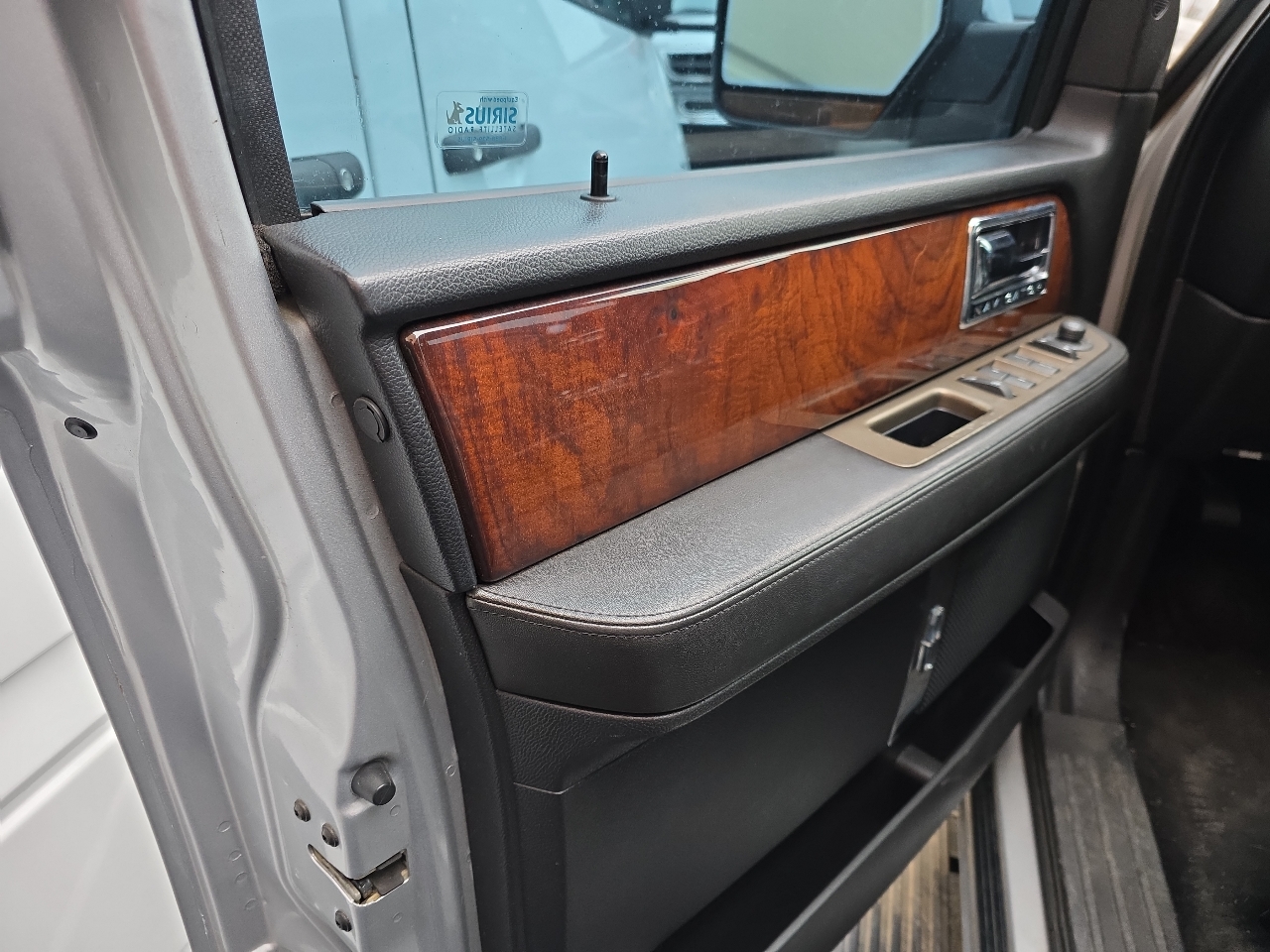 Lincoln Navigator 4WD 4dr 2011