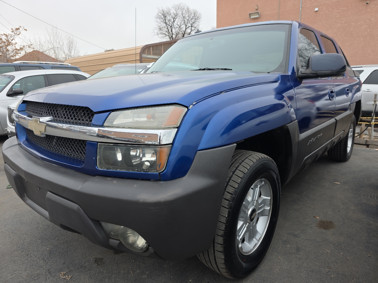2003 Chevrolet Avalanche 1500 5dr Crew Cab 130" WB 4WD