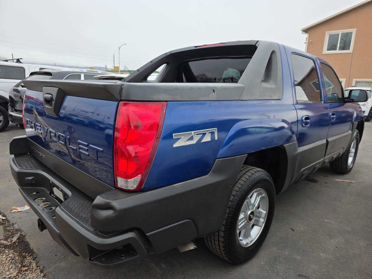 Chevrolet Avalanche 1500 5dr Crew Cab 130" WB 4WD 2003