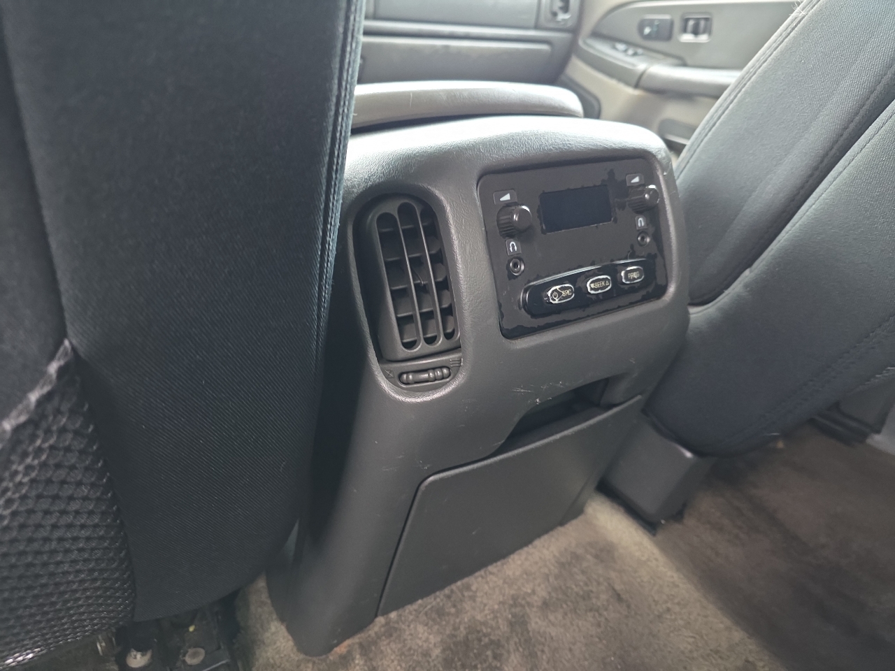 Chevrolet Avalanche 1500 5dr Crew Cab 130" WB 4WD 2003