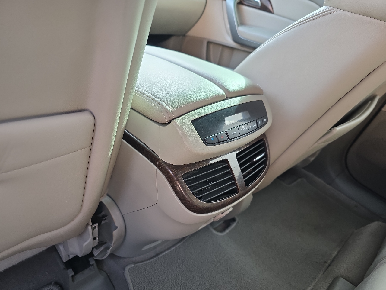 Acura MDX AWD 4dr Tech Pkg 2011