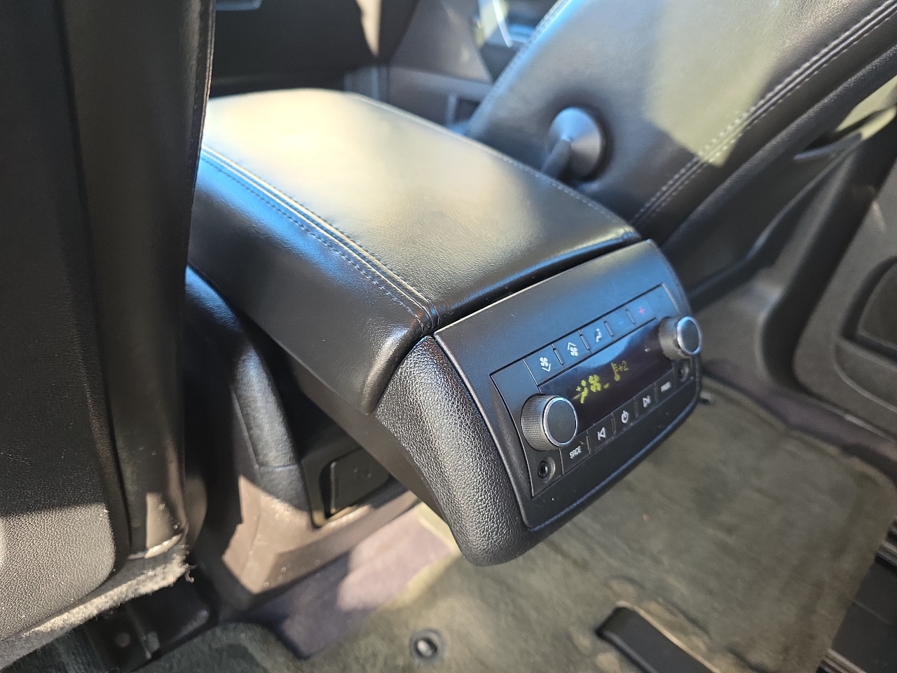 GMC Acadia AWD 4dr SLT1 2010