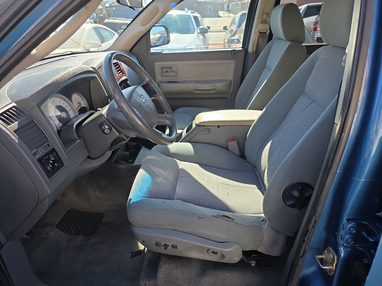 Dodge Dakota 4dr Quad Cab 131" WB 4WD SLT 2005