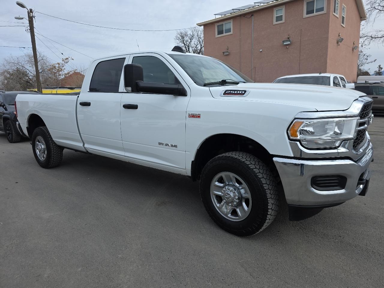 RAM 2500 Tradesman 4x4 Crew Cab 8' Box 2022