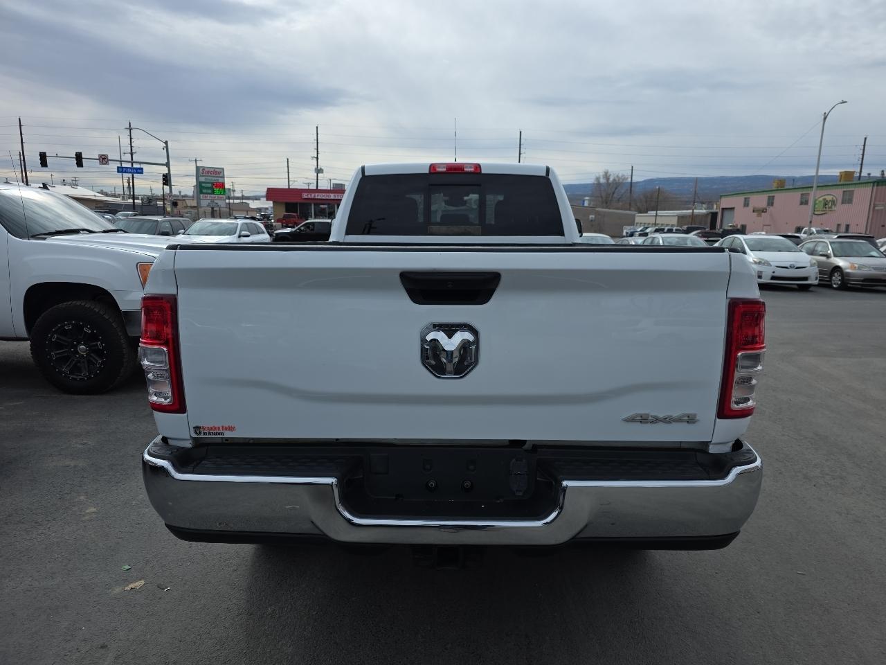RAM 2500 Tradesman 4x4 Crew Cab 8' Box 2022