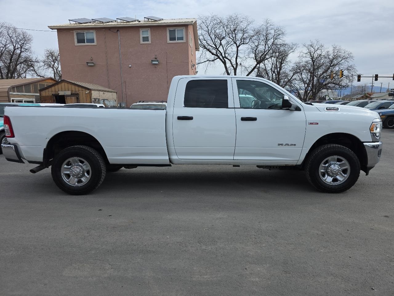 RAM 2500 Tradesman 4x4 Crew Cab 8' Box 2022