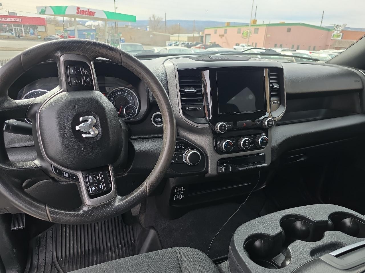 RAM 2500 Tradesman 4x4 Crew Cab 8' Box 2022