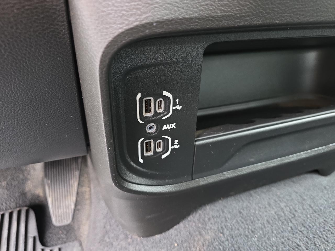 RAM 2500 Tradesman 4x4 Crew Cab 8' Box 2022