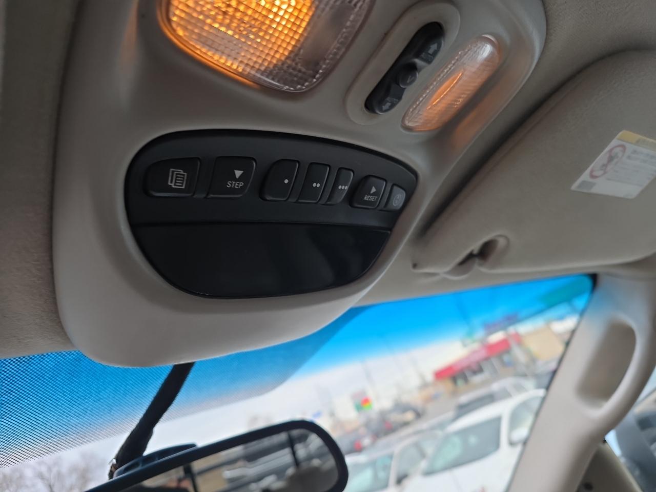 Dodge Ram 3500 4WD Quad Cab 140.5" Laramie 2008