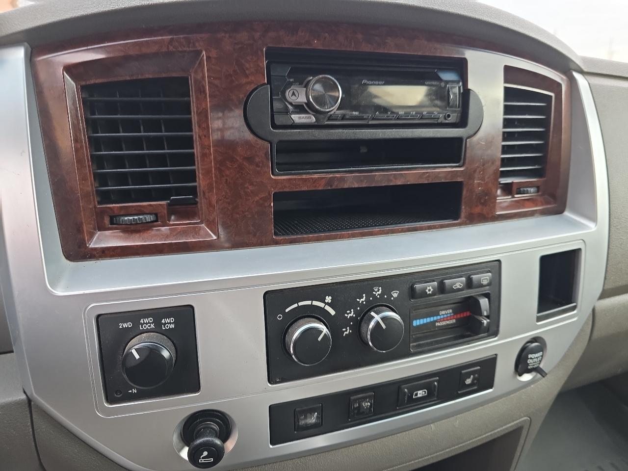 Dodge Ram 3500 4WD Quad Cab 140.5" Laramie 2008