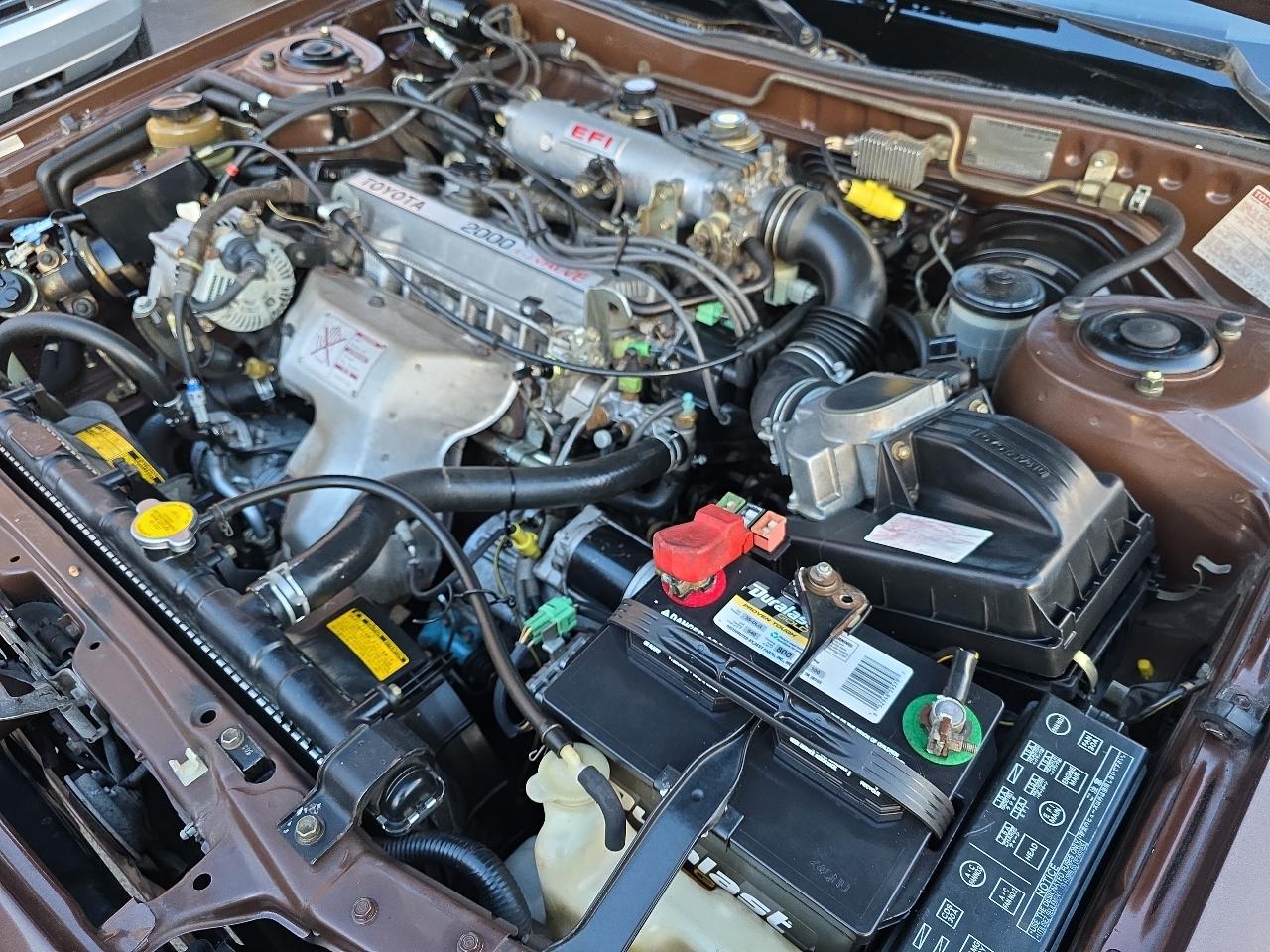 Toyota Camry 4dr Sedan Deluxe 5-Spd 1987