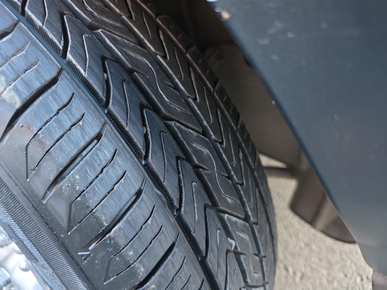 Toyota Camry 4dr Sedan Deluxe 5-Spd 1987