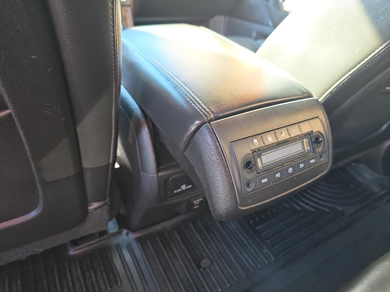 GMC Acadia AWD 4dr SLT w/SLT-1 2015