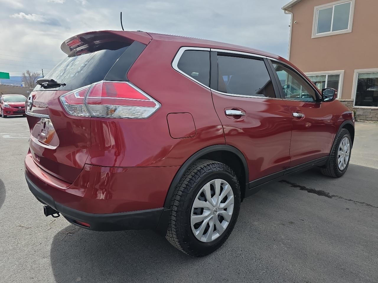 Nissan Rogue FWD 4dr S 2015