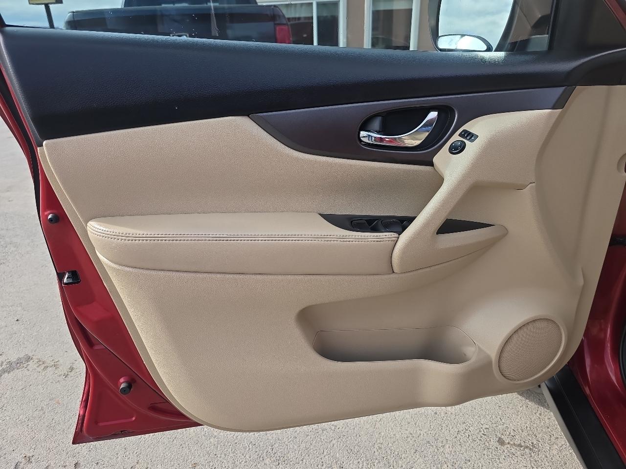 Nissan Rogue FWD 4dr S 2015