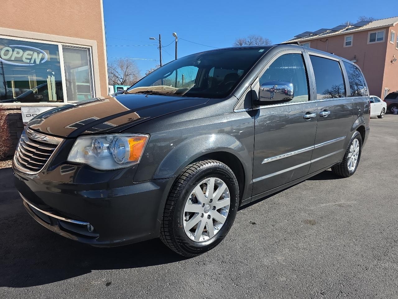 Chrysler Town & Country 4dr Wgn Touring-L 2012