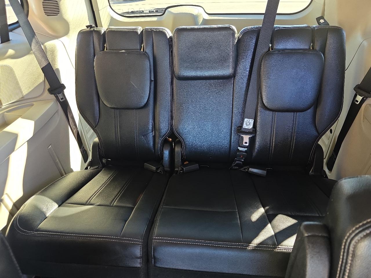 Chrysler Town & Country 4dr Wgn Touring-L 2012