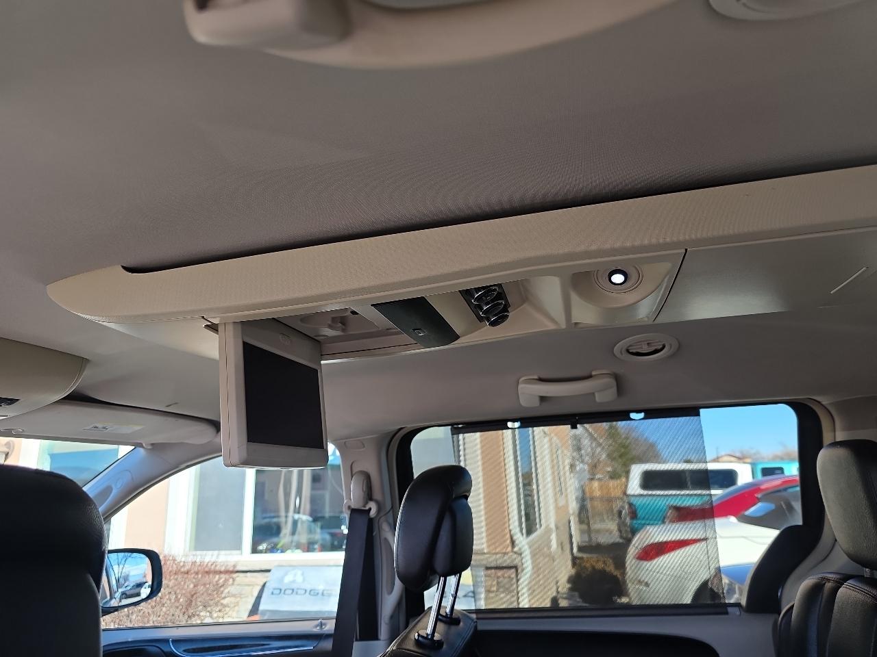 Chrysler Town & Country 4dr Wgn Touring-L 2012