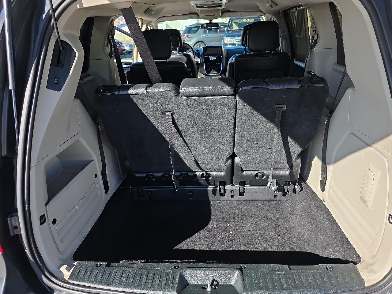 Chrysler Town & Country 4dr Wgn Touring-L 2012