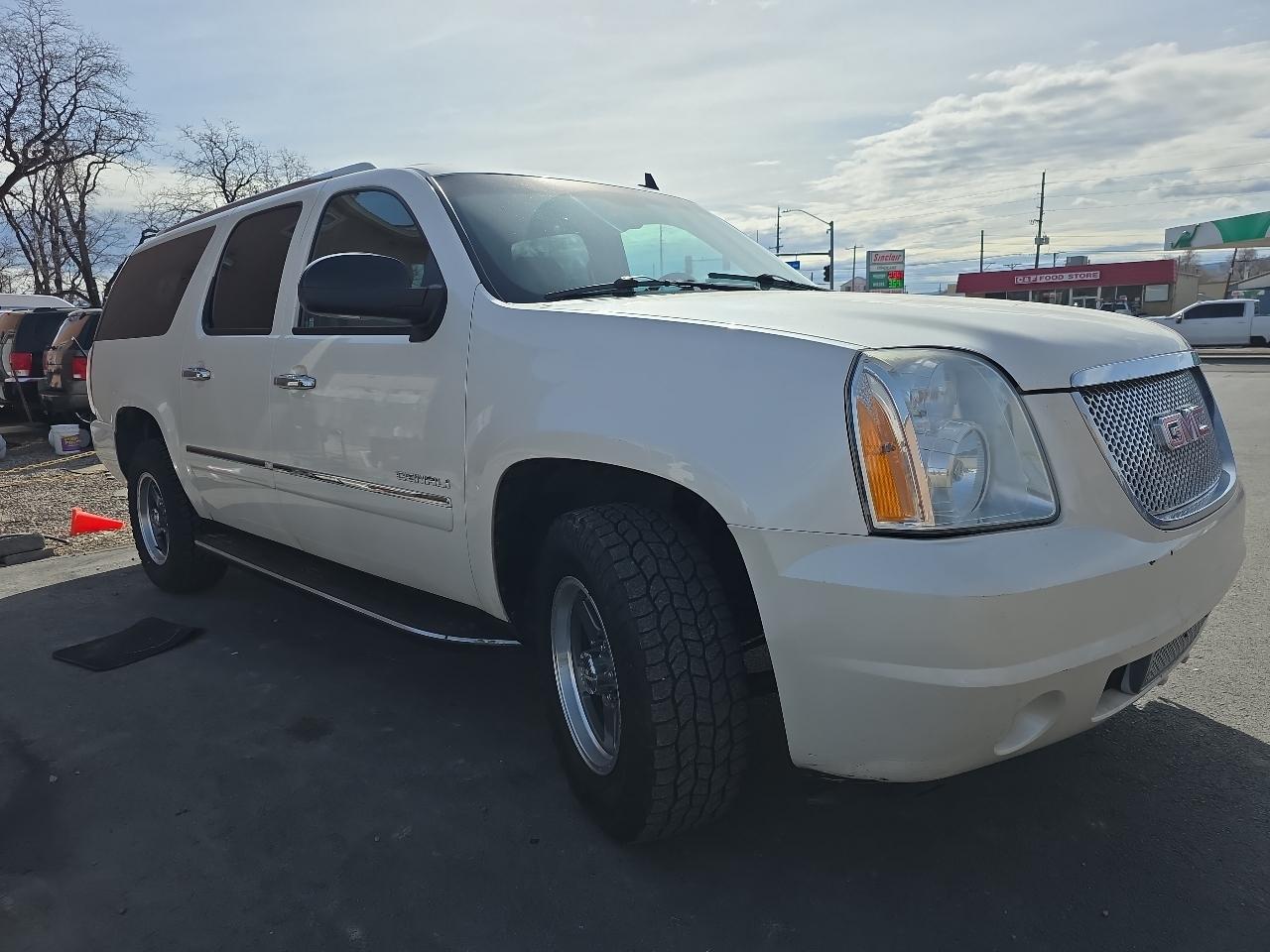 GMC Yukon XL AWD 4dr Denali 2014