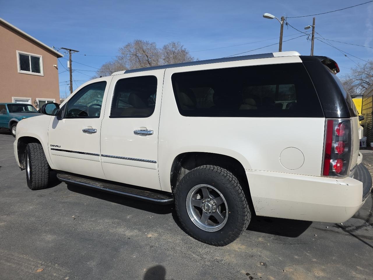 GMC Yukon XL AWD 4dr Denali 2014