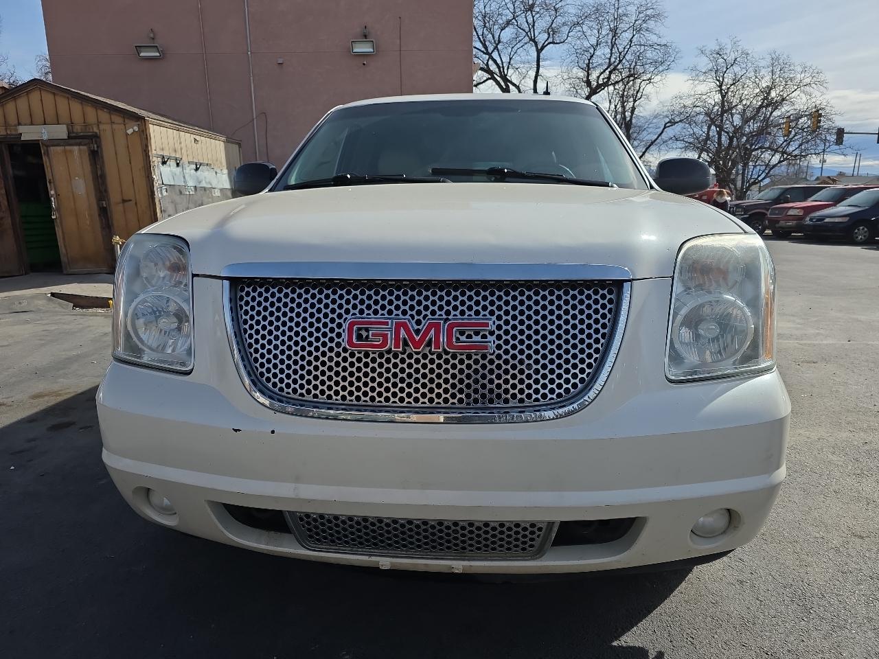 GMC Yukon XL AWD 4dr Denali 2014