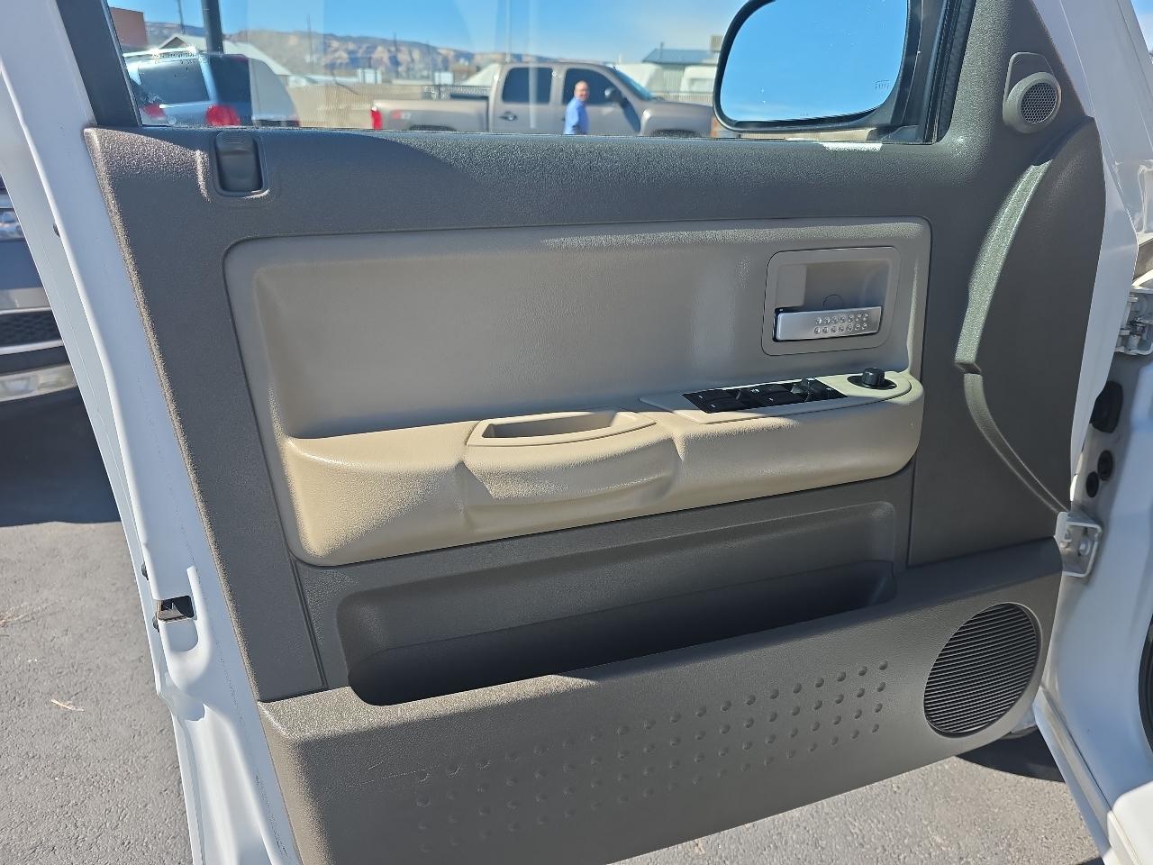 Dodge Dakota 4dr Quad Cab 131 4WD Laramie 2006