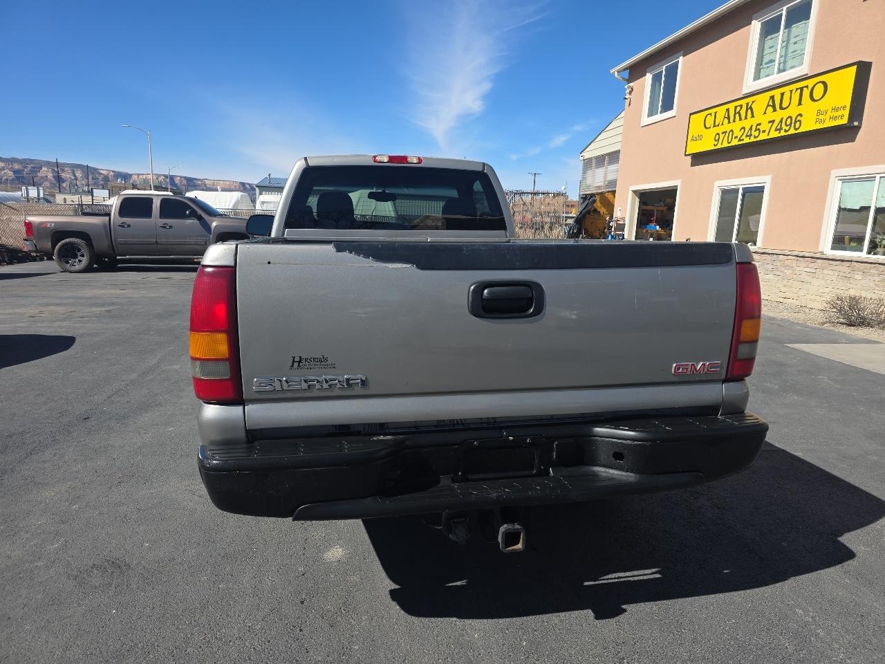 GMC Sierra 1500 Reg Cab 133.0" WB 4WD SLE 2003
