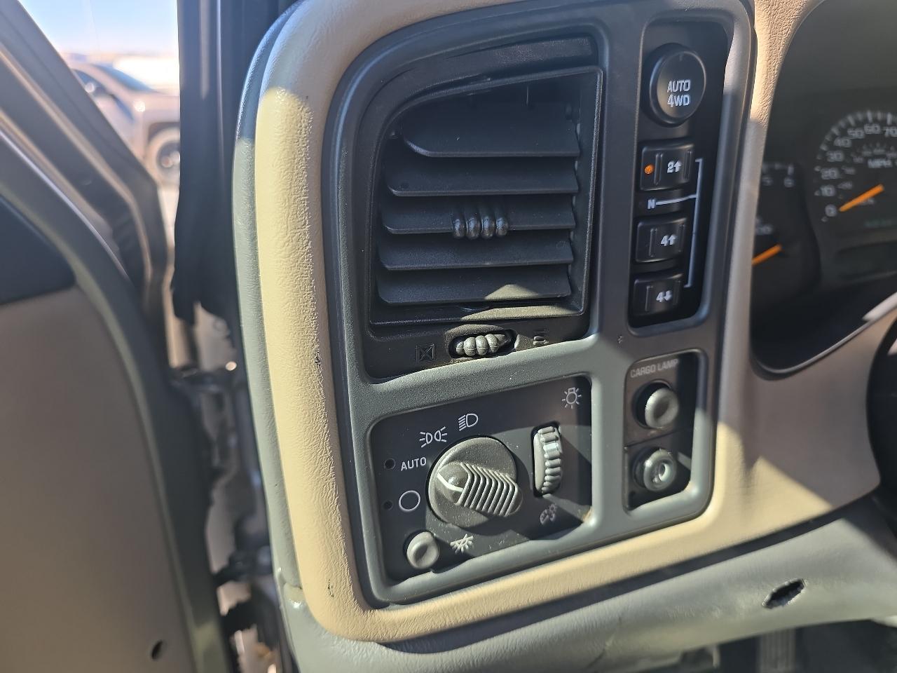 GMC Sierra 1500 Reg Cab 133.0" WB 4WD SLE 2003