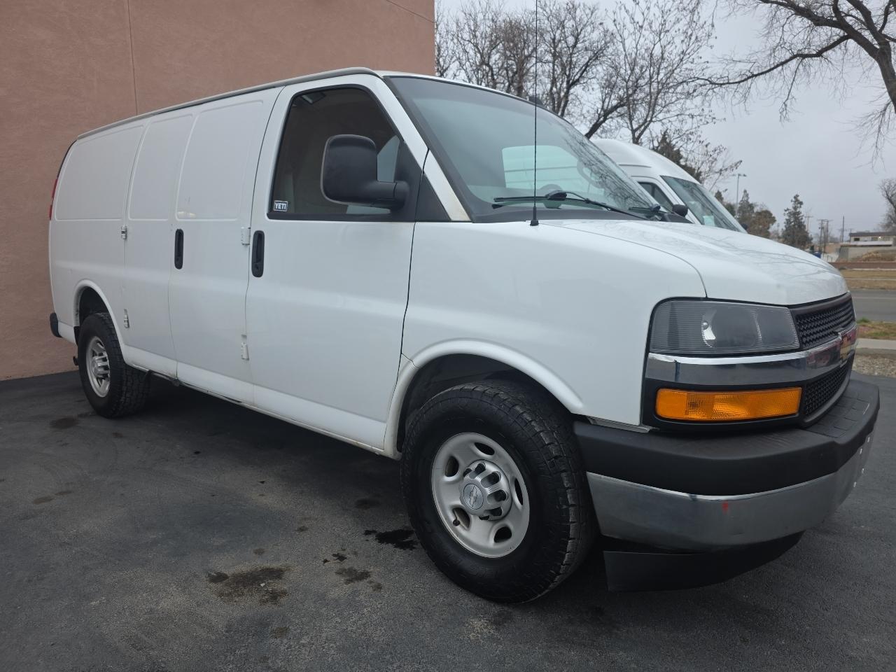 Chevrolet Express Cargo Van RWD 2500 135" 2017