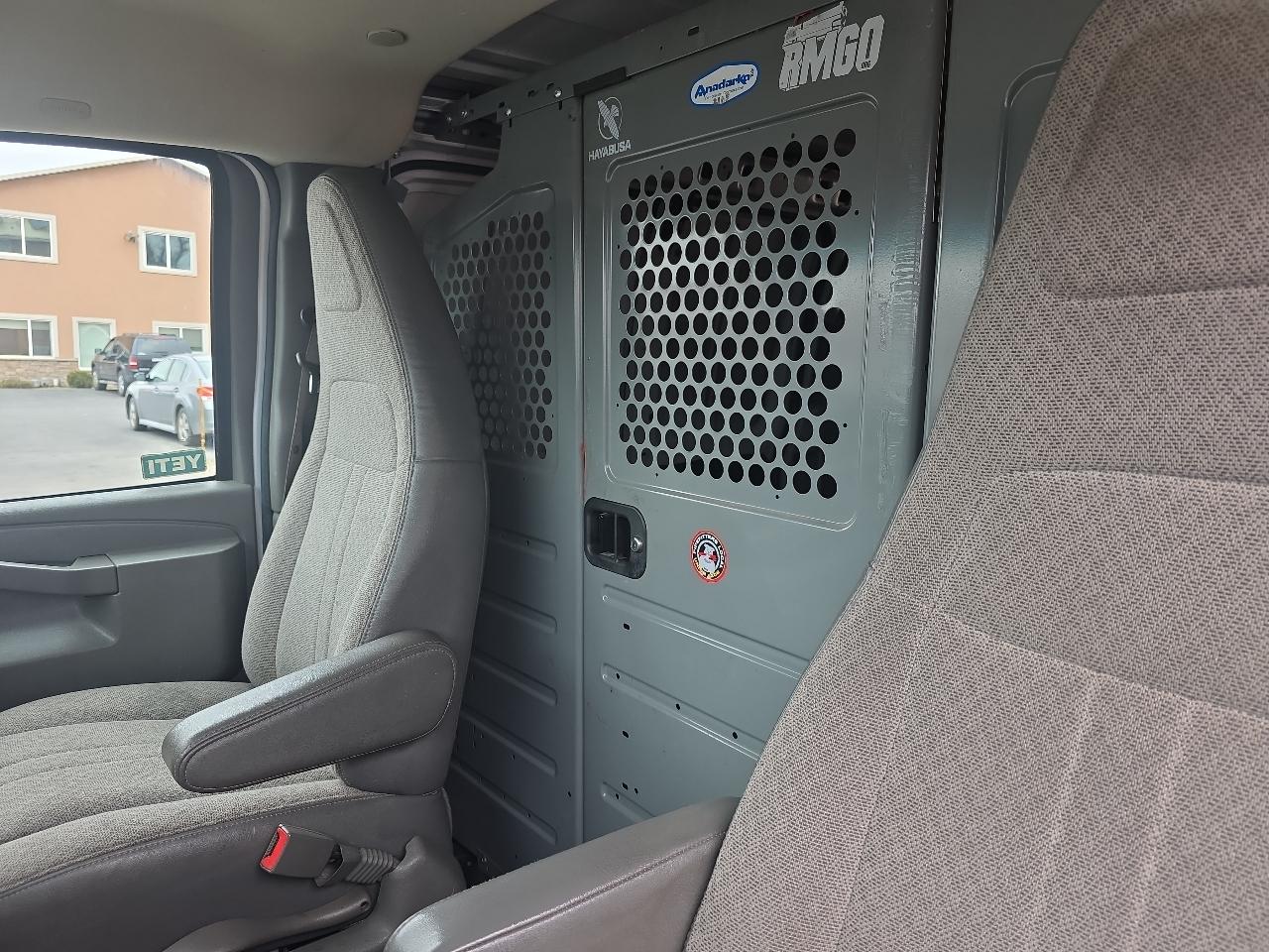 Chevrolet Express Cargo Van RWD 2500 135" 2017
